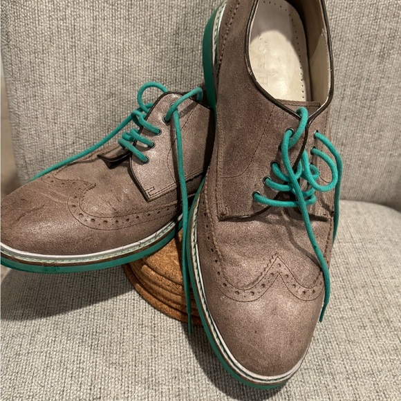 Cole Haan Brown Oxfords with Teal Laces - Picture 2 of 4